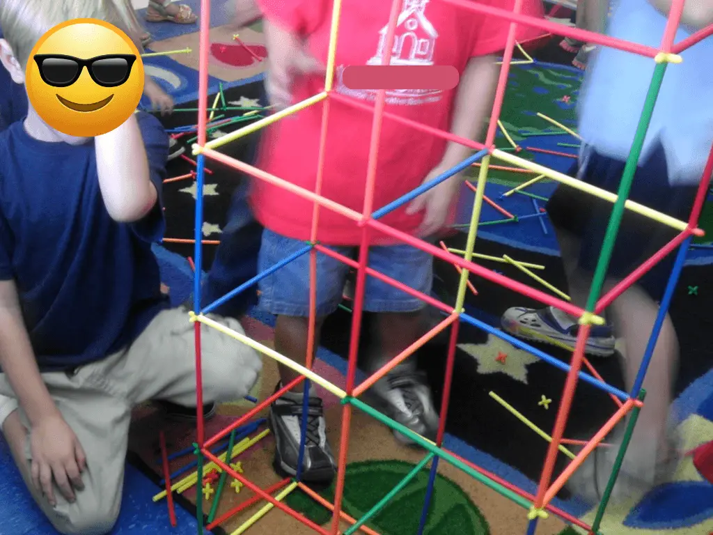 straws and connectors is a great open ended toy for preschool, kindergarten, and TK